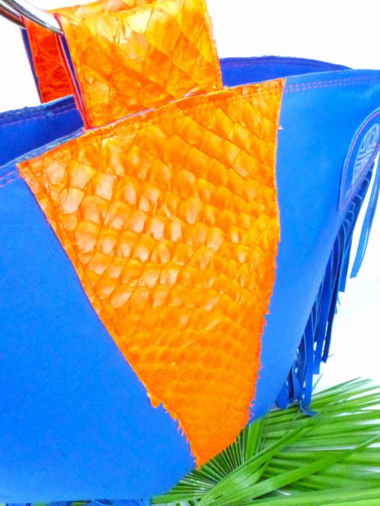 SAC TRIANGLE BLEU A FRANGES